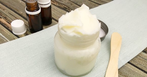 The best hand lotion you can make at home. This homemade hand cream is very easy to make and it is such a good natural lotion. 