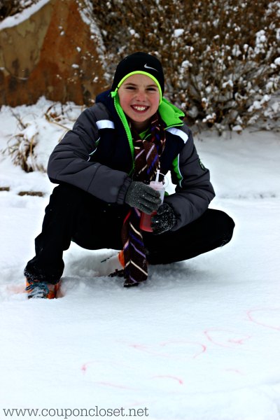 Looking for winter activities for kids? Learn How to make Snow Paint - Snow painting is fun. This is our favorite winter activities for toddlers.