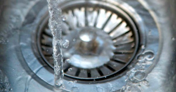 Looking for easy money saving tips? Quick and easy ways to save money on the Water bill - Here are 12 easy money saving tips to save big on your water bill. Looking for easy money saving tips? Quick and easy ways to save money on the Water bill - Here are 12 easy money saving tips to save big on your water bill.
